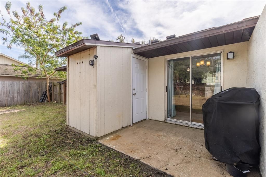 Active With Contract: $245,000 (2 beds, 2 baths, 899 Square Feet)