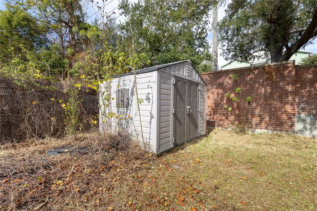 Active With Contract: $245,000 (2 beds, 2 baths, 899 Square Feet)