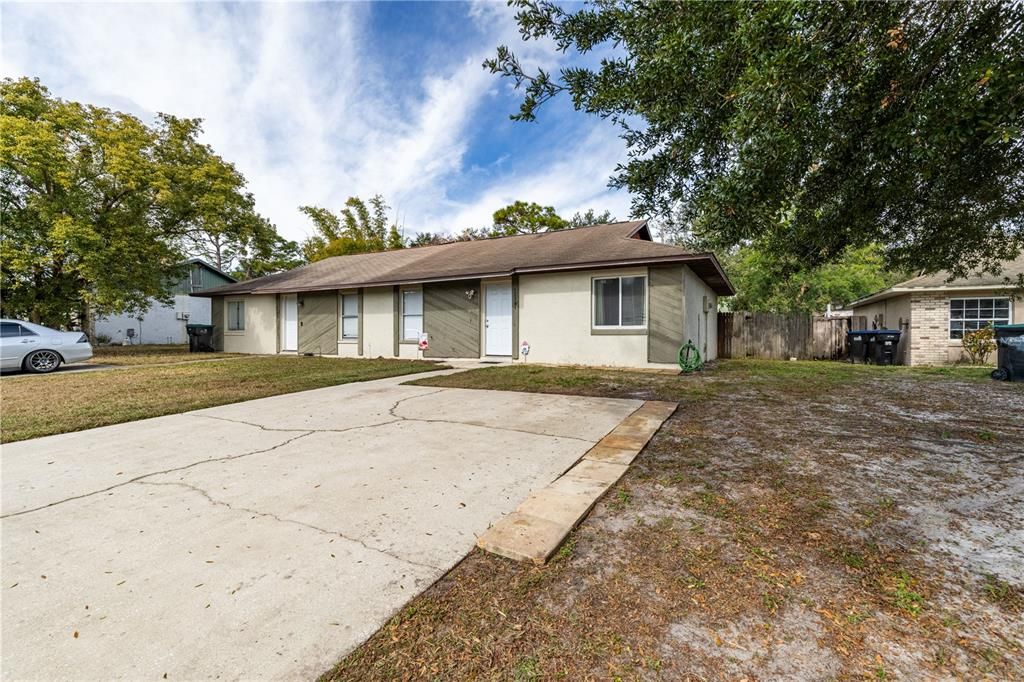 Active With Contract: $245,000 (2 beds, 2 baths, 899 Square Feet)