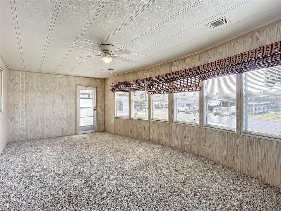 For Sale: $144,000 (2 beds, 2 baths, 1368 Square Feet)