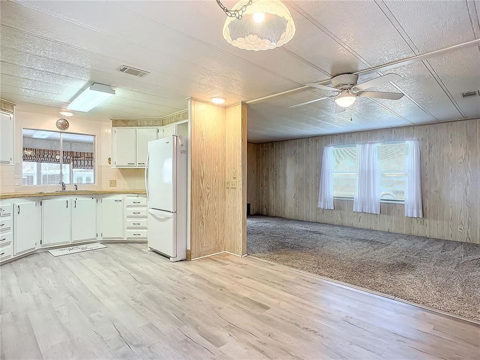 For Sale: $144,000 (2 beds, 2 baths, 1368 Square Feet)