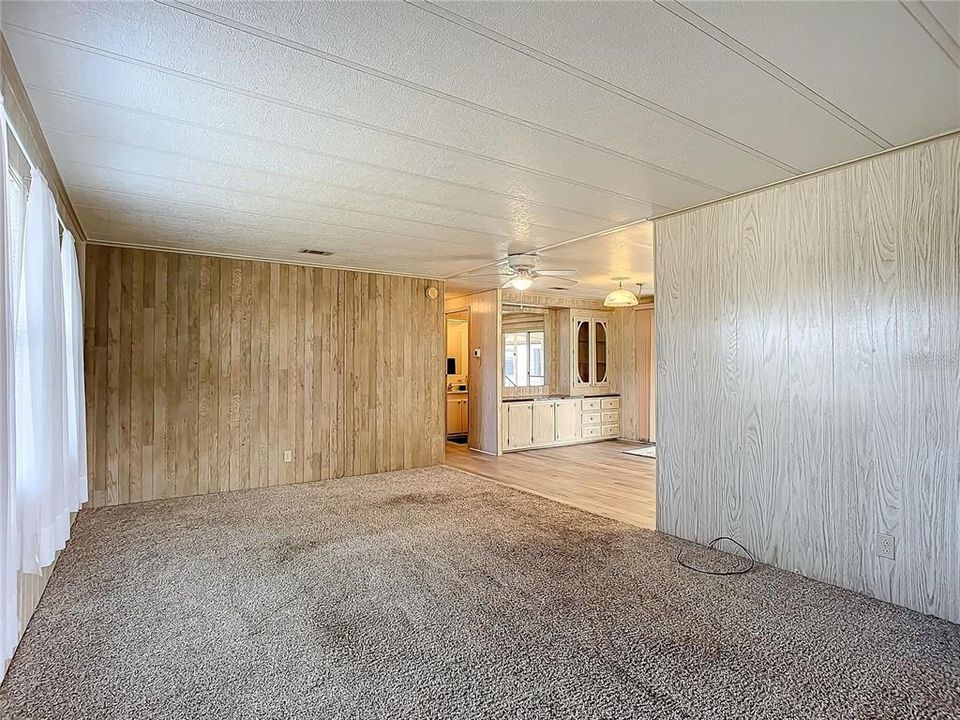 For Sale: $144,000 (2 beds, 2 baths, 1368 Square Feet)