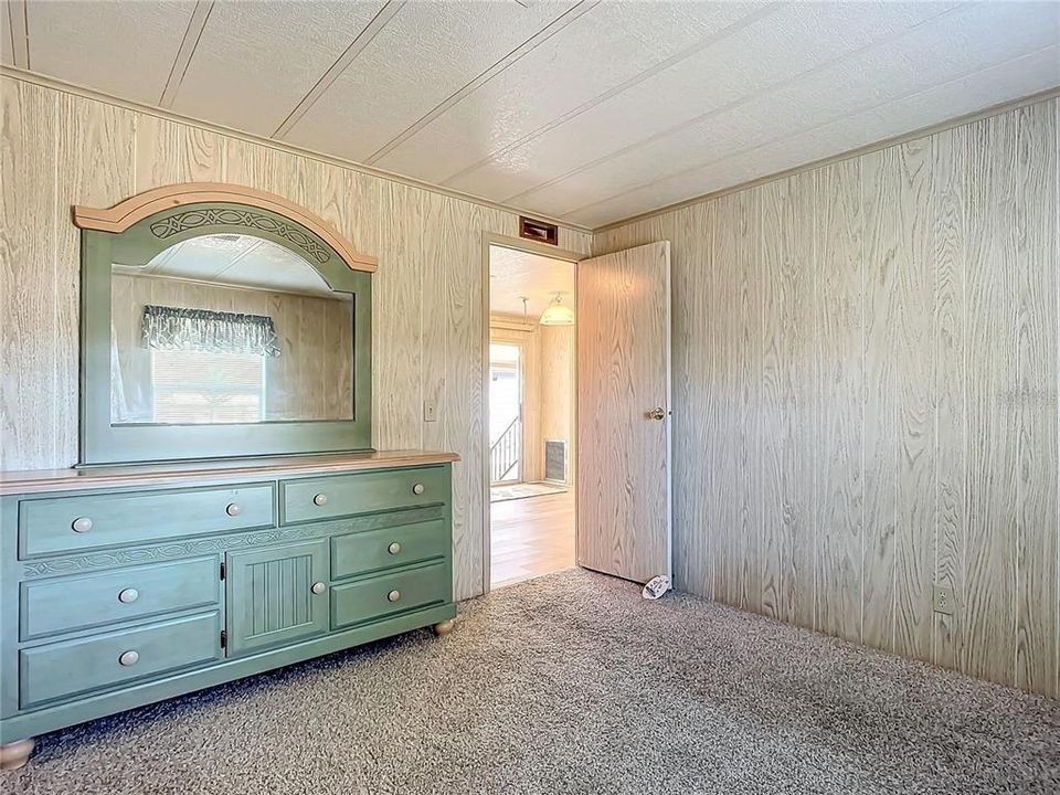 For Sale: $144,000 (2 beds, 2 baths, 1368 Square Feet)