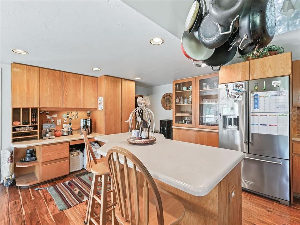 На продажу: $990,000 (7 спален, 5 ванн, 3747 Квадратных фут)