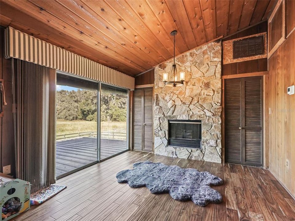 На продажу: $990,000 (7 спален, 5 ванн, 3747 Квадратных фут)