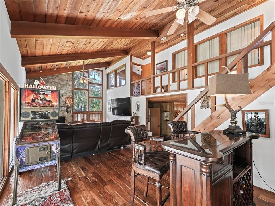 На продажу: $990,000 (7 спален, 5 ванн, 3747 Квадратных фут)