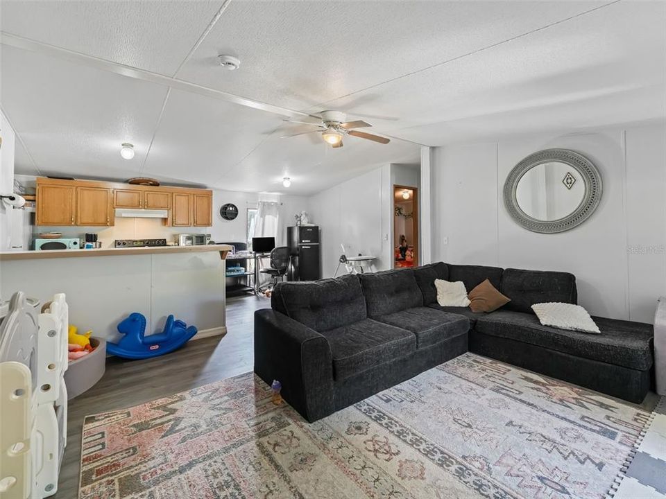 На продажу: $990,000 (7 спален, 5 ванн, 3747 Квадратных фут)