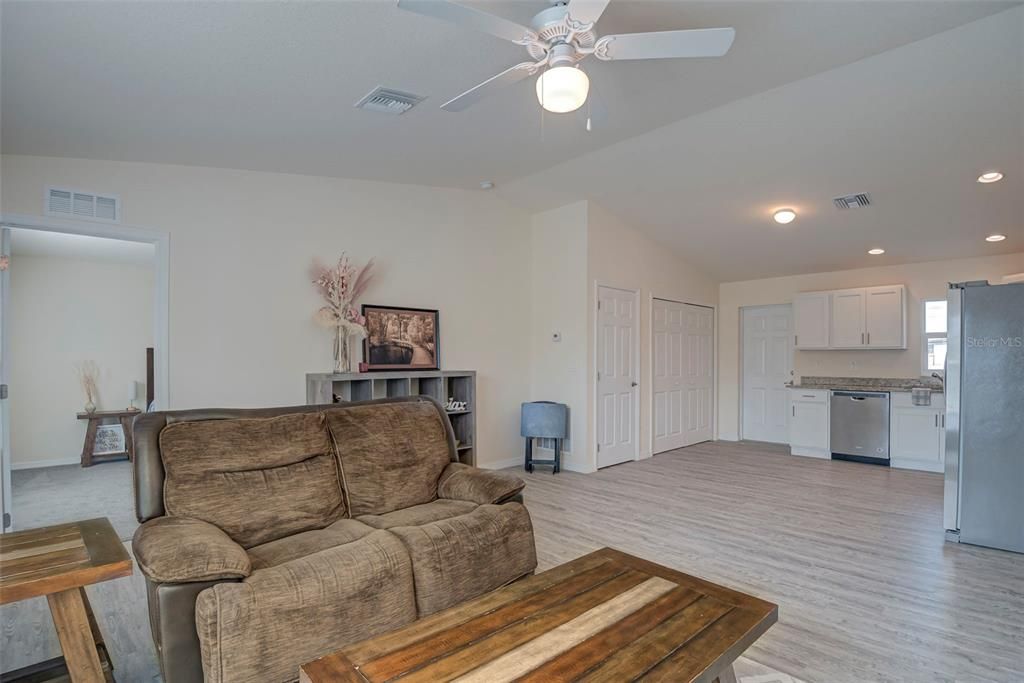 For Sale: $235,900 (3 beds, 2 baths, 1120 Square Feet)