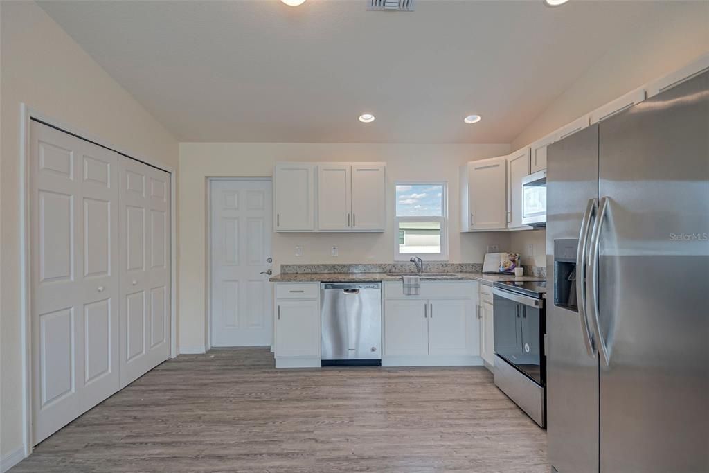 For Sale: $235,900 (3 beds, 2 baths, 1120 Square Feet)