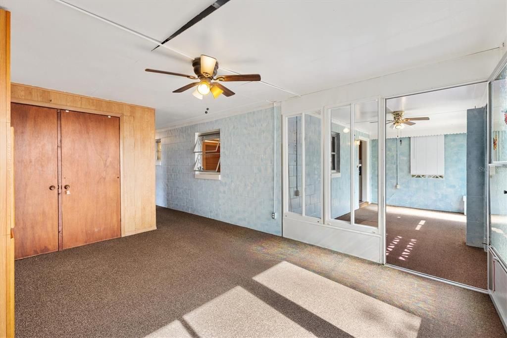 Activo con contrato: $189,000 (3 camas, 1 baños, 1463 Pies cuadrados)