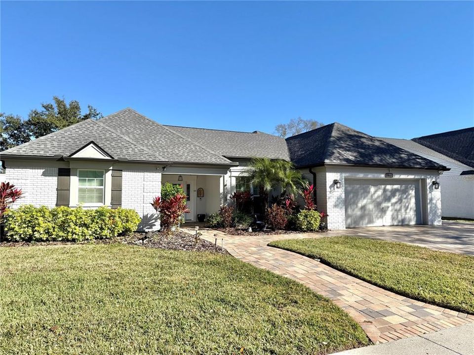 Recently Sold: $700,000 (4 beds, 3 baths, 2700 Square Feet)