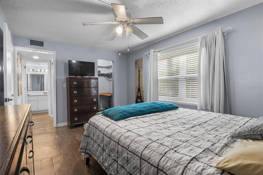 For Sale: $130,000 (3 beds, 2 baths, 1666 Square Feet)