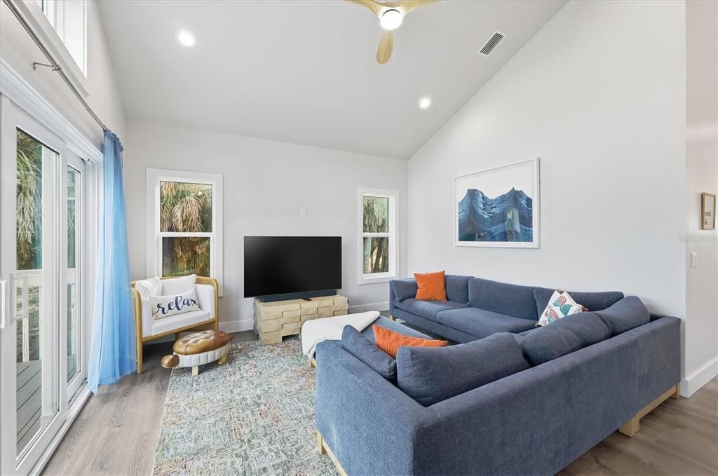 For Sale: $1,160,000 (3 beds, 2 baths, 1597 Square Feet)