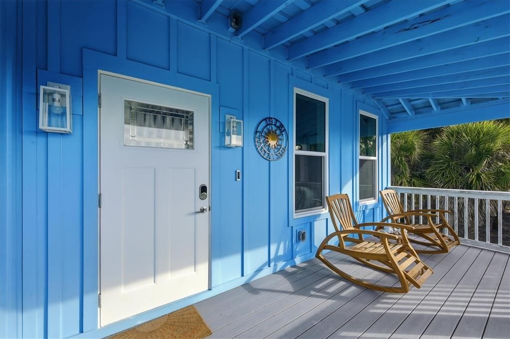For Sale: $1,160,000 (3 beds, 2 baths, 1597 Square Feet)