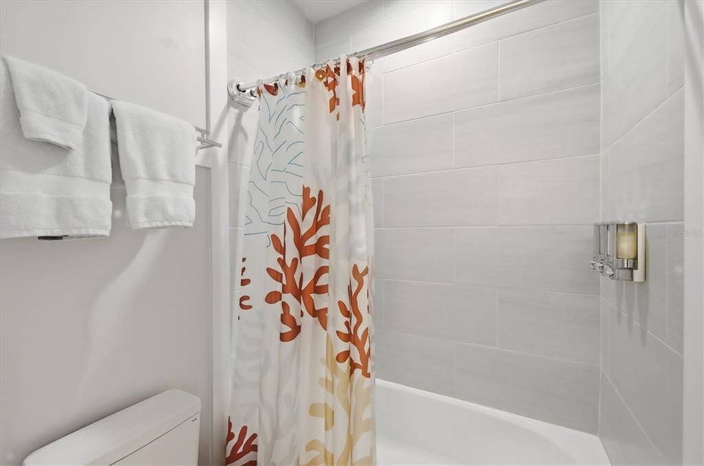 For Sale: $1,160,000 (3 beds, 2 baths, 1597 Square Feet)
