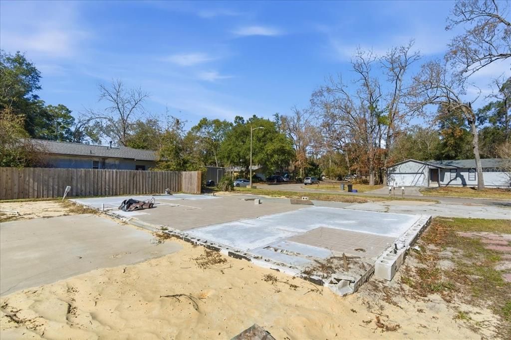 待售: $100,000 (0.26 acres)