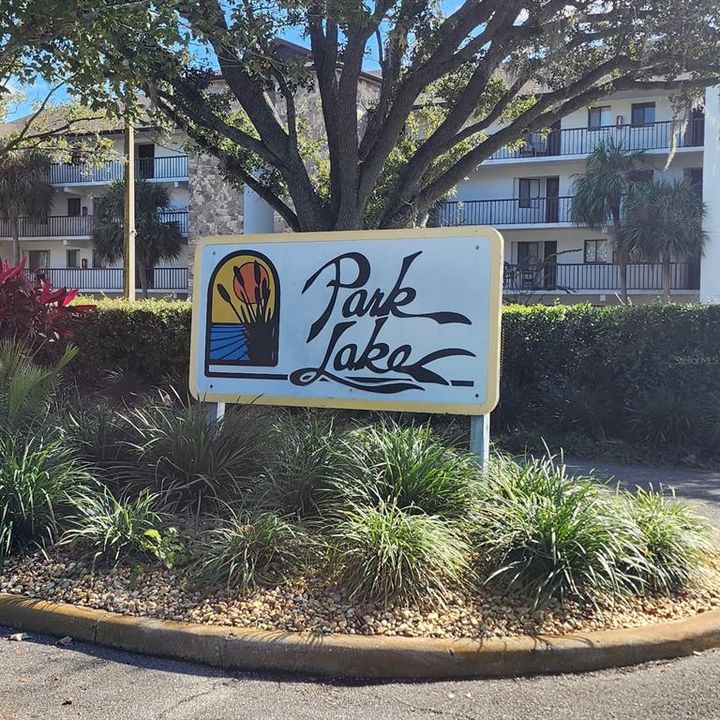Active With Contract: $1,400 (2 beds, 2 baths, 1078 Square Feet)