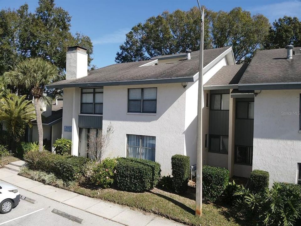 Active With Contract: $1,400 (2 beds, 2 baths, 1078 Square Feet)
