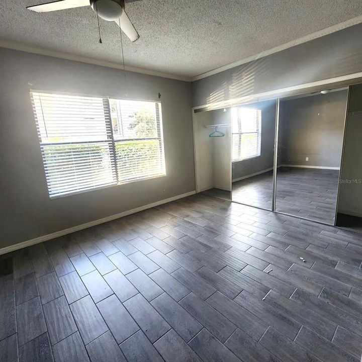 Active With Contract: $1,400 (2 beds, 2 baths, 1078 Square Feet)