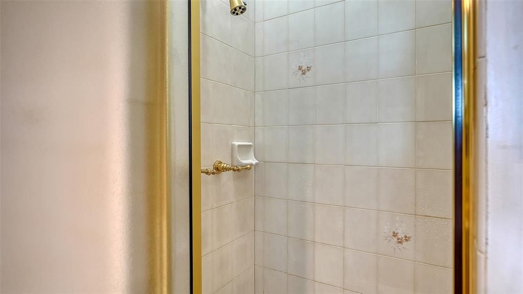 Под контрактом: $885,000 (2 спален, 2 ванн, 2071 Квадратных фут)