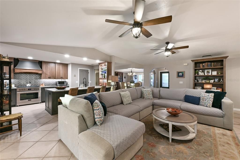 Activo con contrato: $1,649,000 (4 camas, 2 baños, 2970 Pies cuadrados)