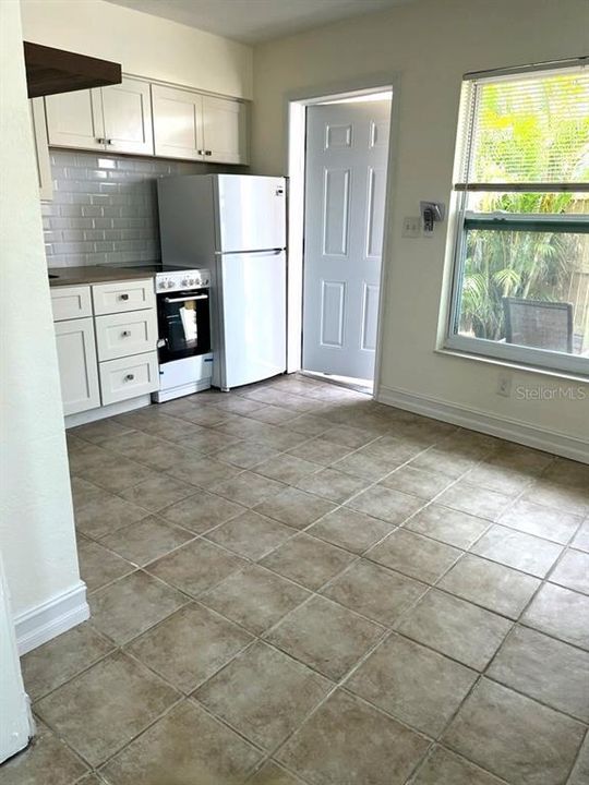 На продажу: $500,000 (2 спален, 0 ванн, 926 Квадратных фут)