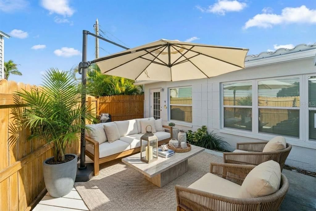 На продажу: $500,000 (2 спален, 0 ванн, 926 Квадратных фут)