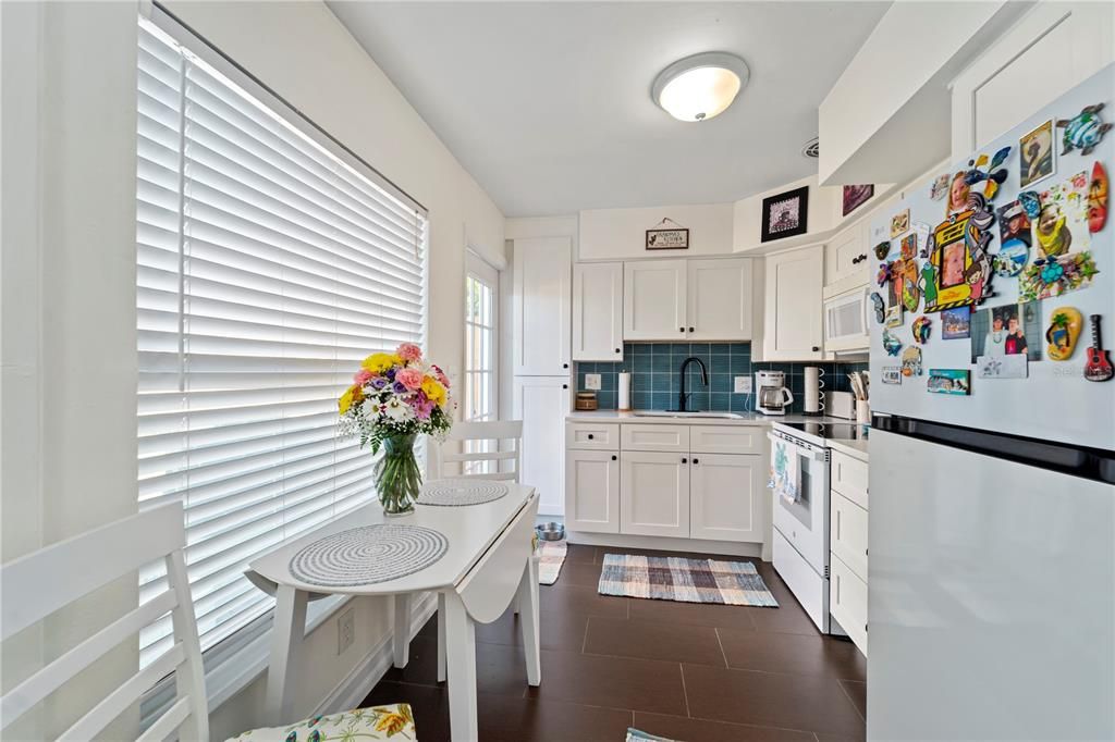 На продажу: $500,000 (2 спален, 0 ванн, 926 Квадратных фут)