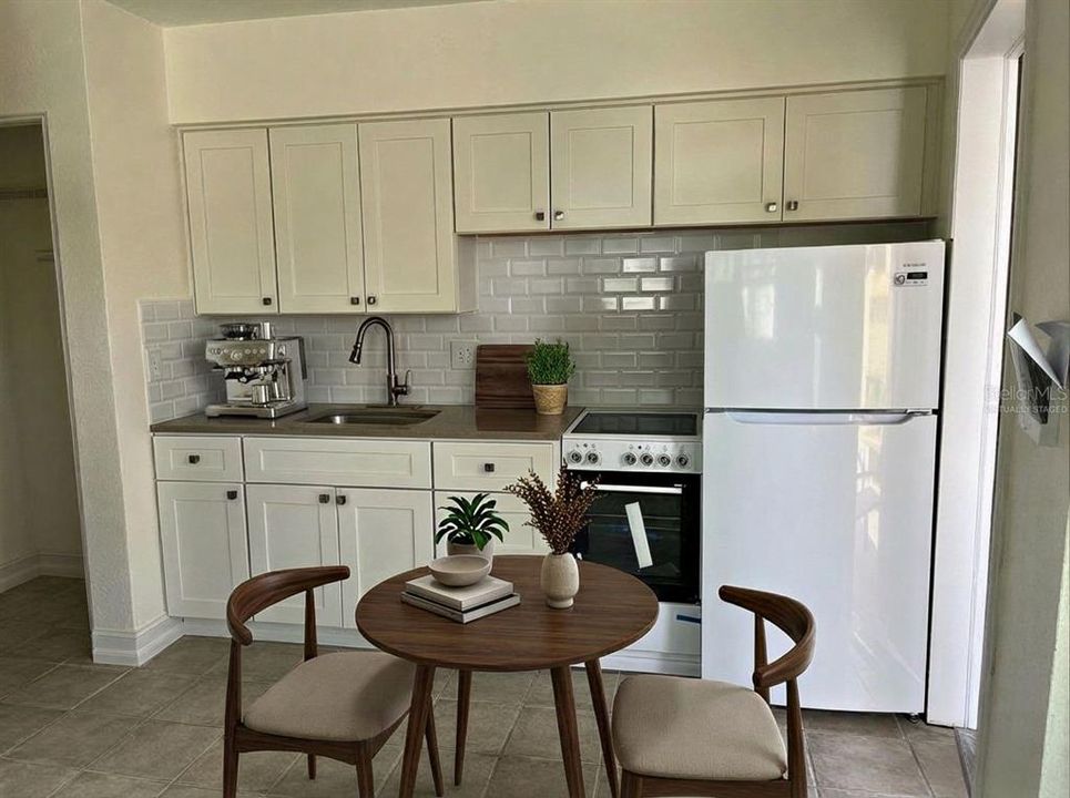 На продажу: $500,000 (2 спален, 0 ванн, 926 Квадратных фут)