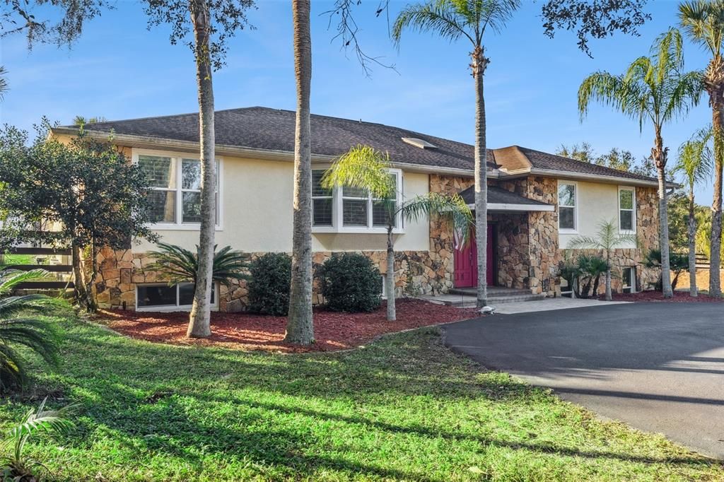 Recently Sold: $1,100,000 (4 beds, 4 baths, 3368 Square Feet)