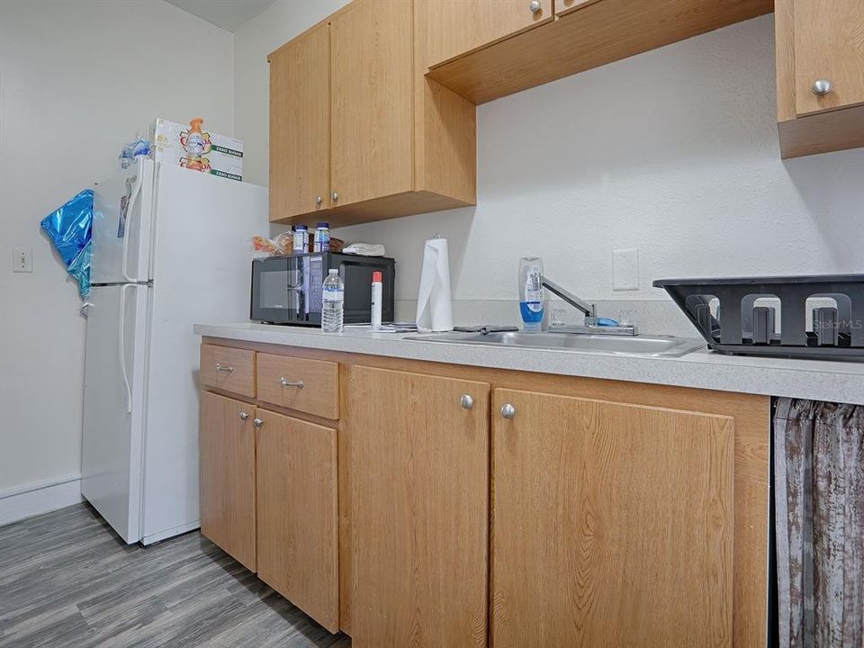 待售: $490,000 (4 贝兹, 0 浴室, 2304 平方英尺)