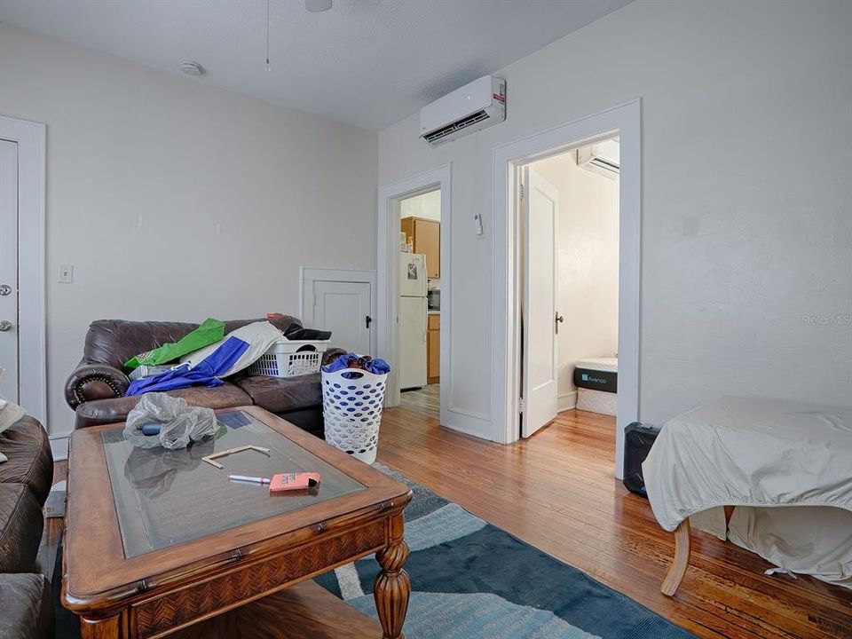 待售: $490,000 (4 贝兹, 0 浴室, 2304 平方英尺)