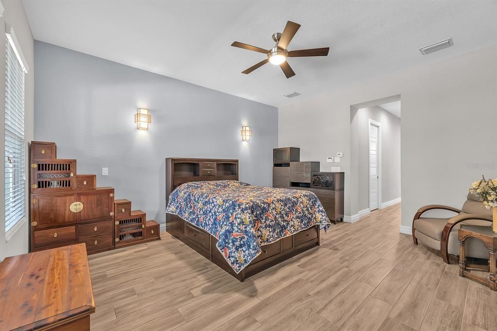 For Sale: $1,150,000 (4 beds, 4 baths, 3772 Square Feet)