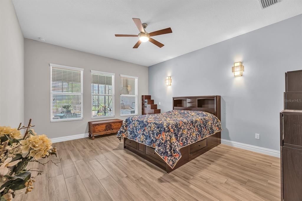 For Sale: $1,150,000 (4 beds, 4 baths, 3772 Square Feet)