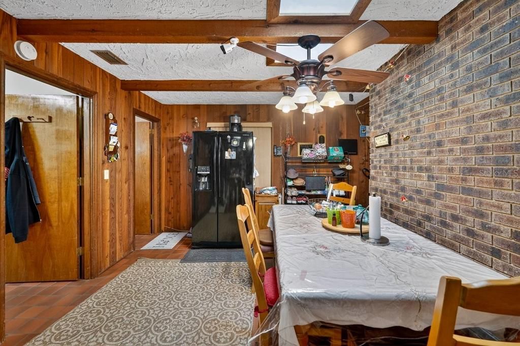 Active With Contract: $499,900 (3 beds, 2 baths, 2584 Square Feet)