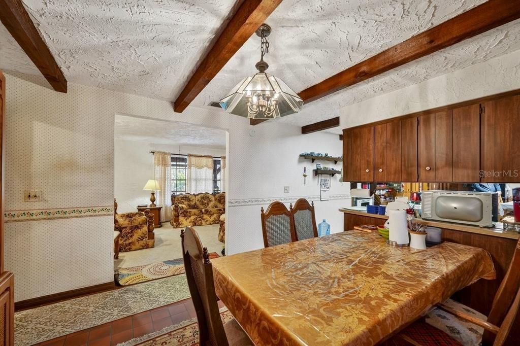 Active With Contract: $499,900 (3 beds, 2 baths, 2584 Square Feet)