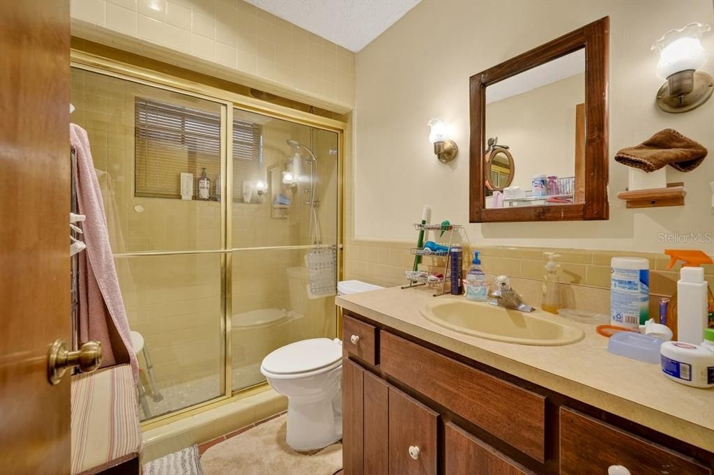 Active With Contract: $499,900 (3 beds, 2 baths, 2584 Square Feet)
