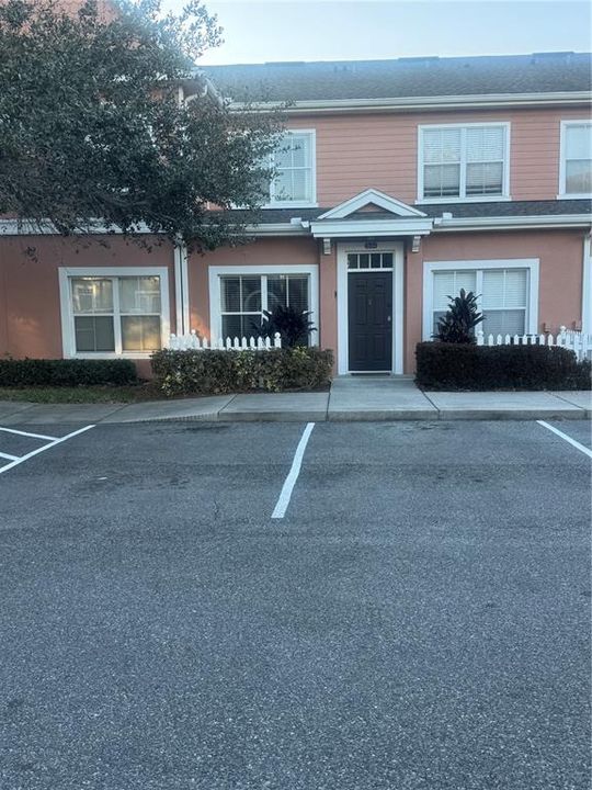 Active With Contract: $1,800 (3 beds, 2 baths, 1296 Square Feet)