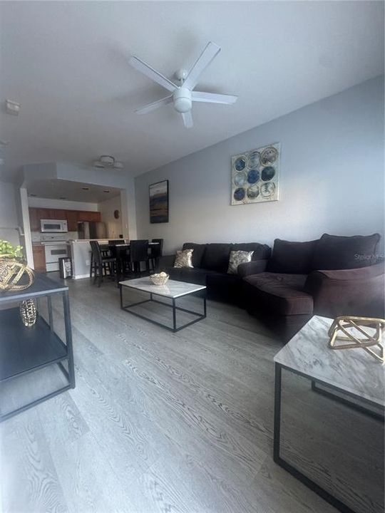 Active With Contract: $1,800 (3 beds, 2 baths, 1296 Square Feet)