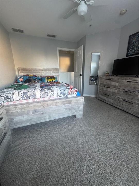 Active With Contract: $1,800 (3 beds, 2 baths, 1296 Square Feet)