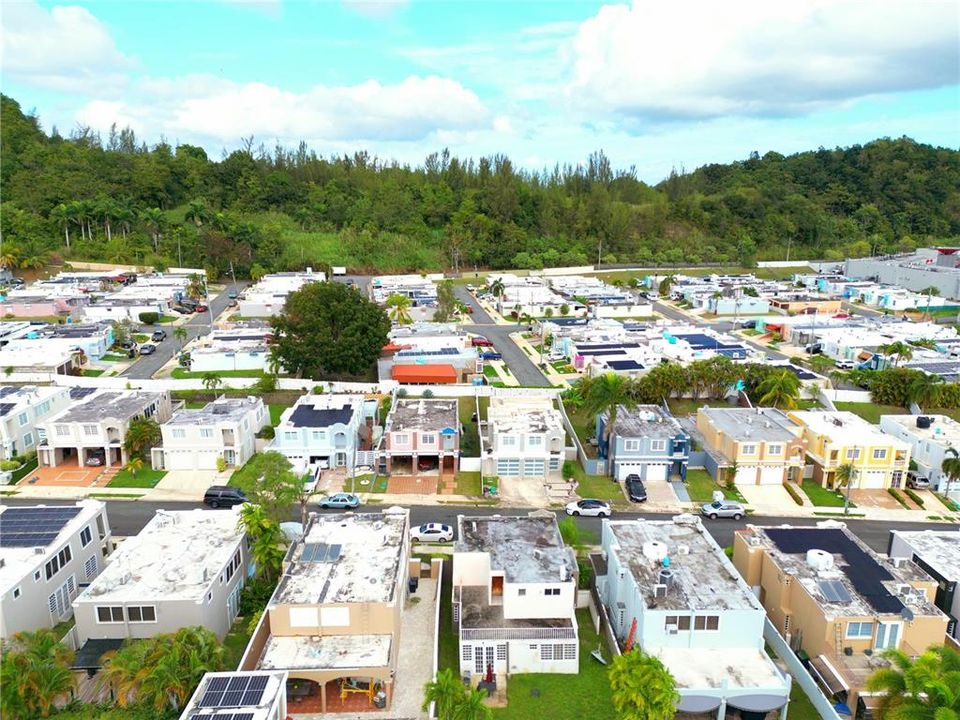En Venta: $360,000 (4 camas, 3 baños, 2541 Pies cuadrados)