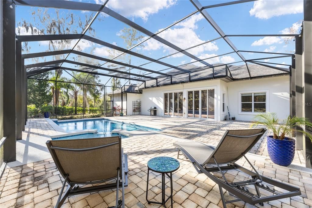 En Venta: $1,200,000 (4 camas, 3 baños, 4090 Pies cuadrados)