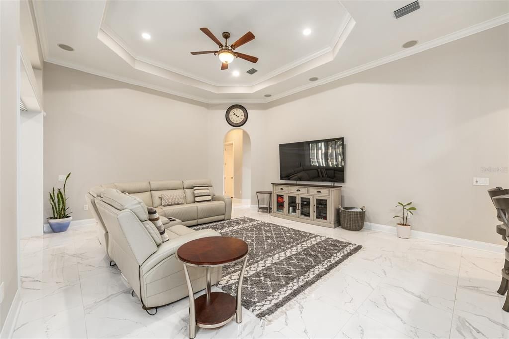 En Venta: $1,200,000 (4 camas, 3 baños, 4090 Pies cuadrados)