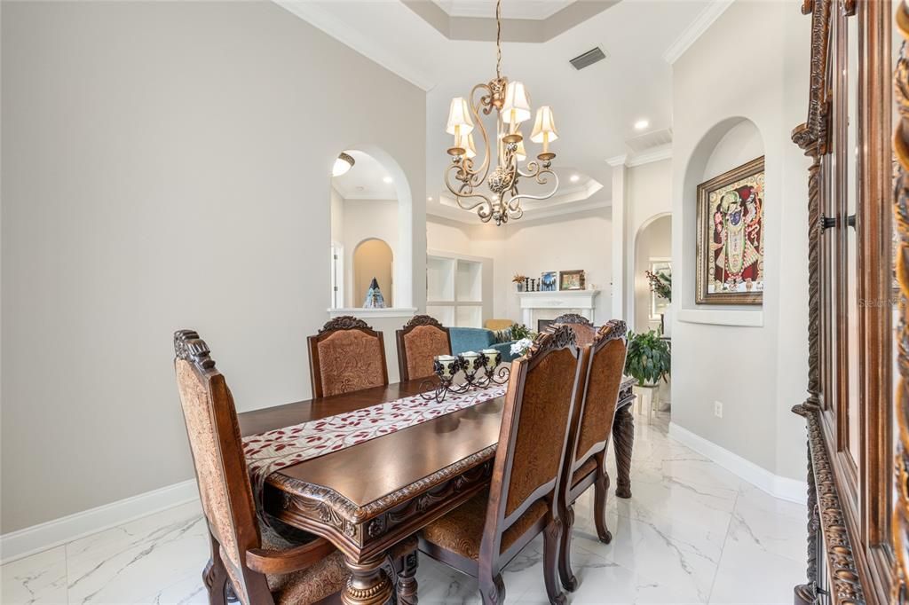 En Venta: $1,200,000 (4 camas, 3 baños, 4090 Pies cuadrados)