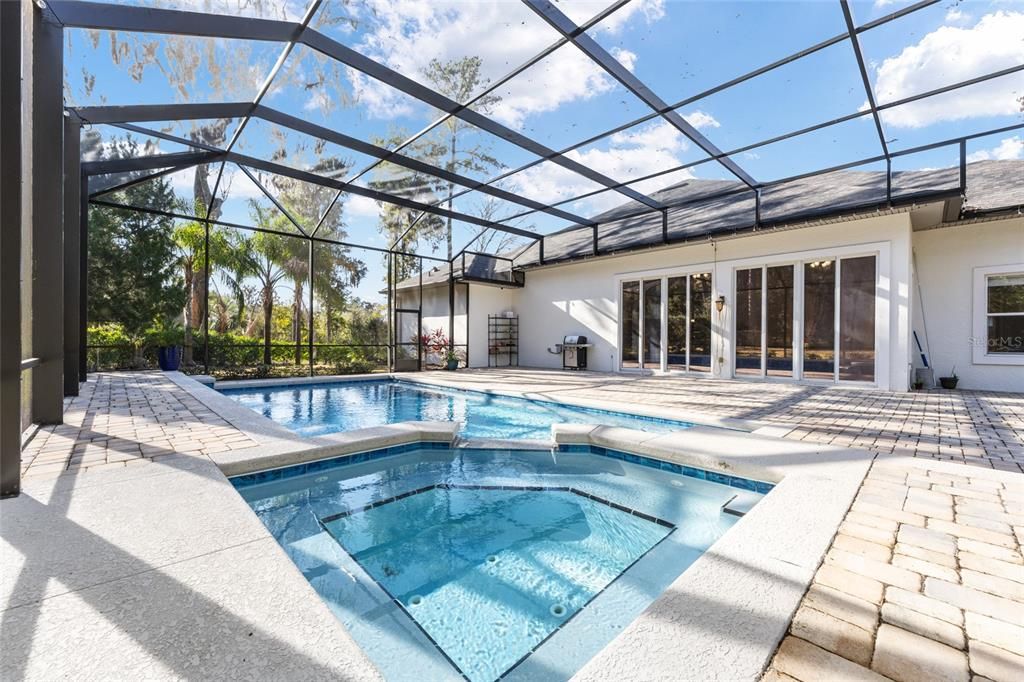 En Venta: $1,200,000 (4 camas, 3 baños, 4090 Pies cuadrados)