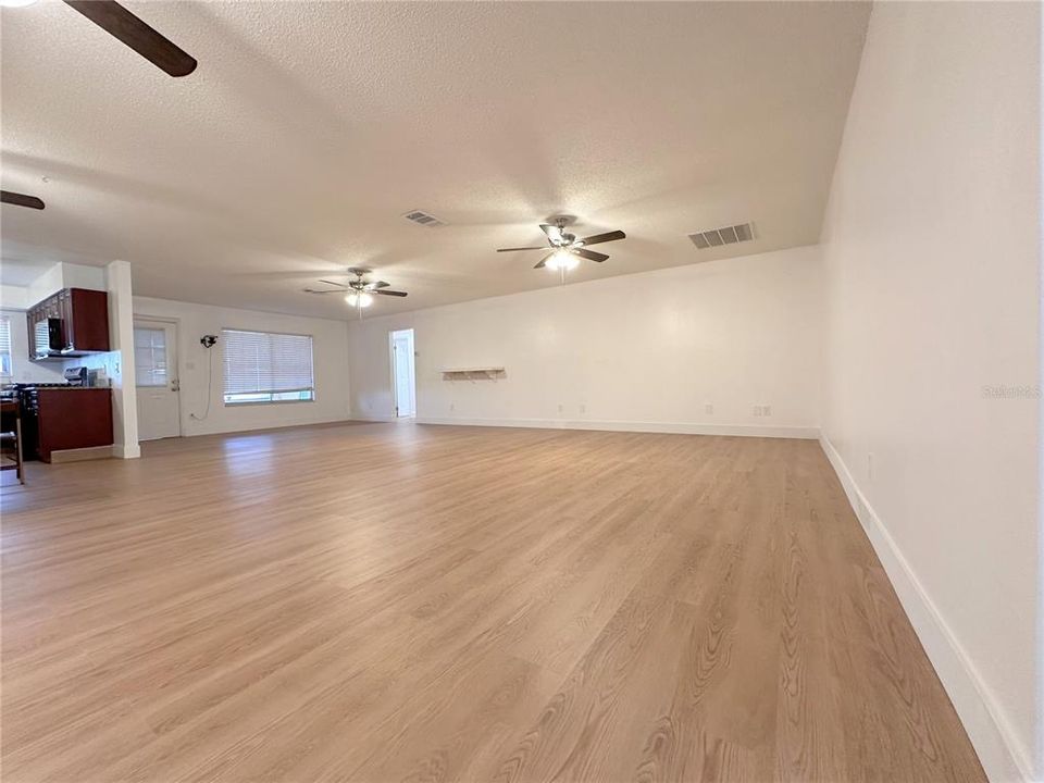 En Venta: $389,800 (3 camas, 2 baños, 2100 Pies cuadrados)