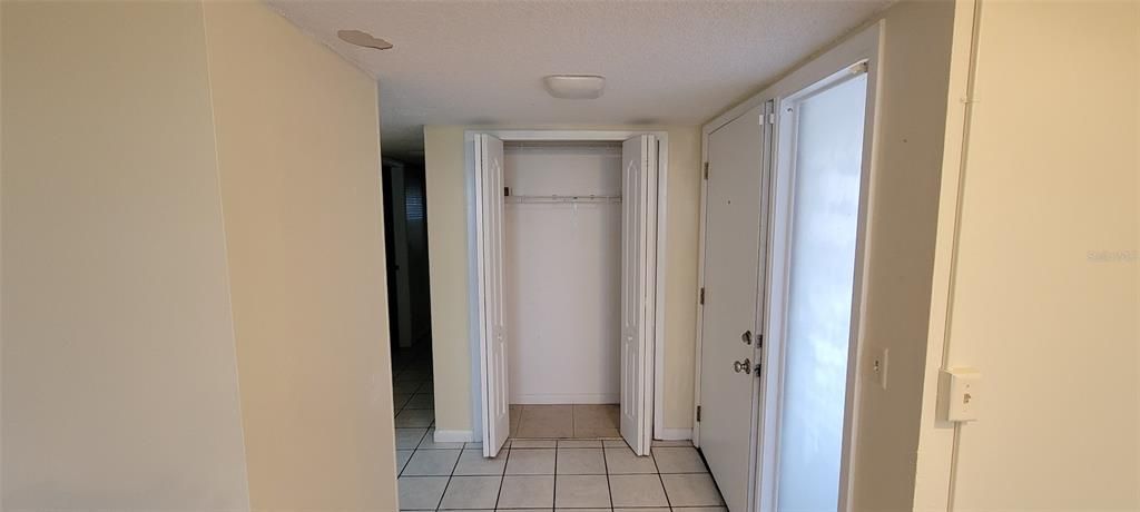 For Sale: $149,500 (2 beds, 2 baths, 897 Square Feet)