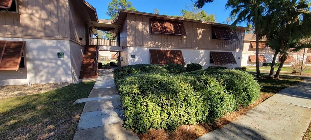For Sale: $149,500 (2 beds, 2 baths, 897 Square Feet)