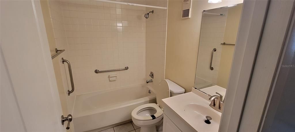 For Sale: $149,500 (2 beds, 2 baths, 897 Square Feet)