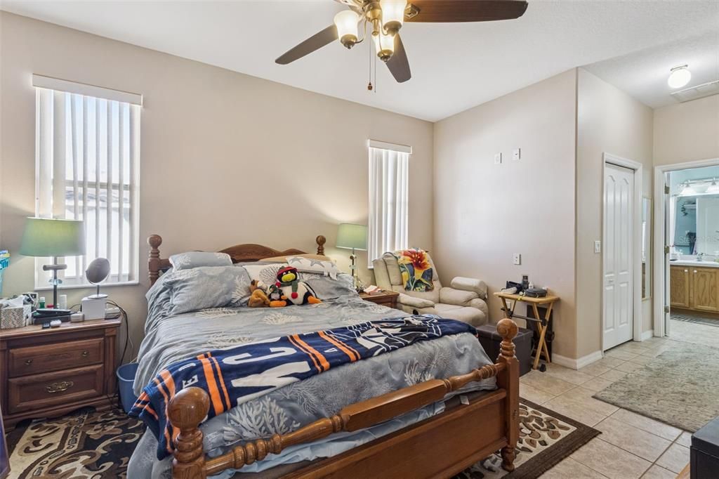 For Sale: $290,000 (3 beds, 2 baths, 1570 Square Feet)